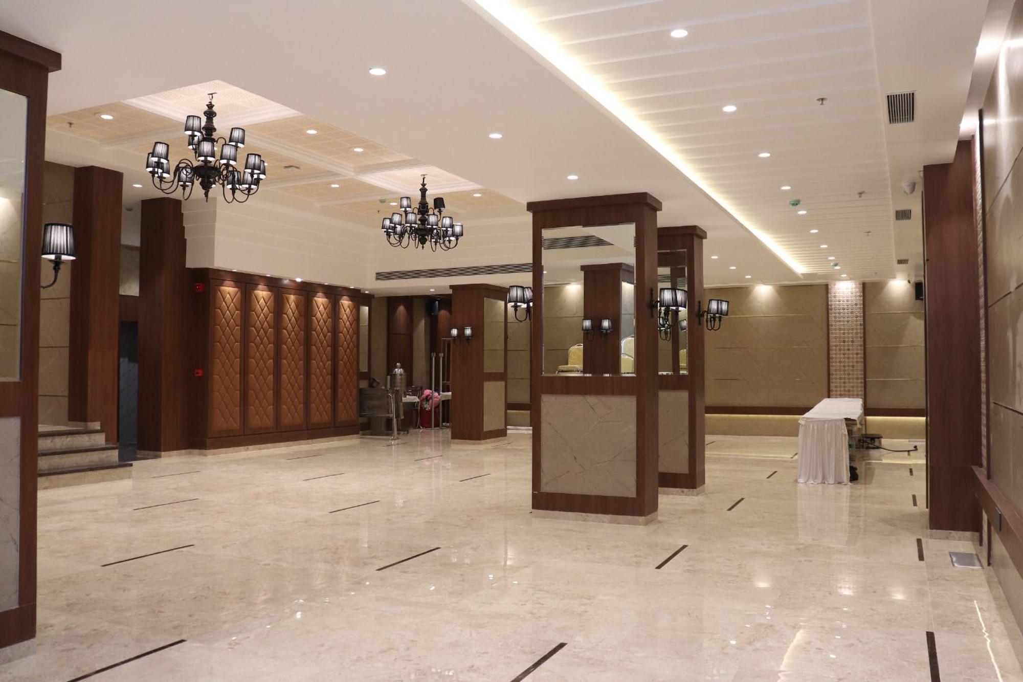 Hotel Golden Nest ธาเน ภายนอก รูปภาพ